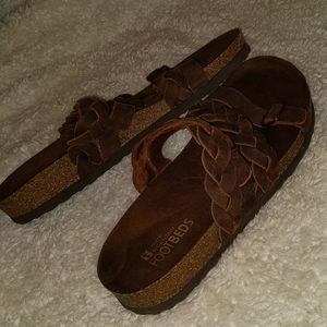 White mountain sandals